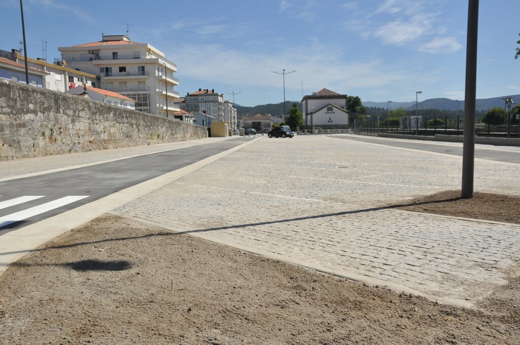 Parque de estacionamento  2  1 1024 2500